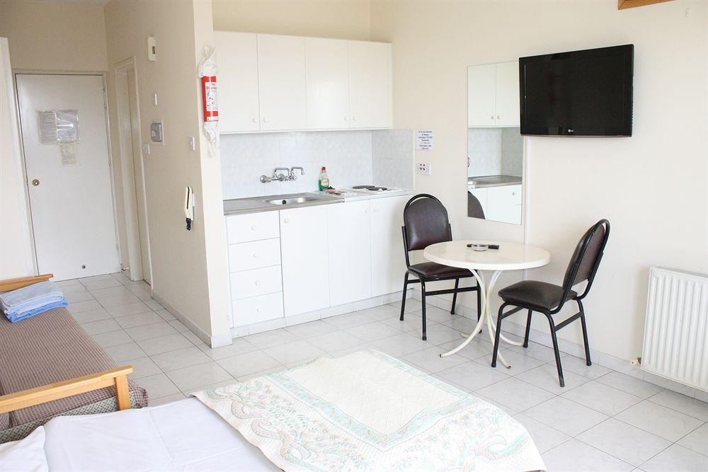 Tycoon Apartments Limassol Exteriör bild