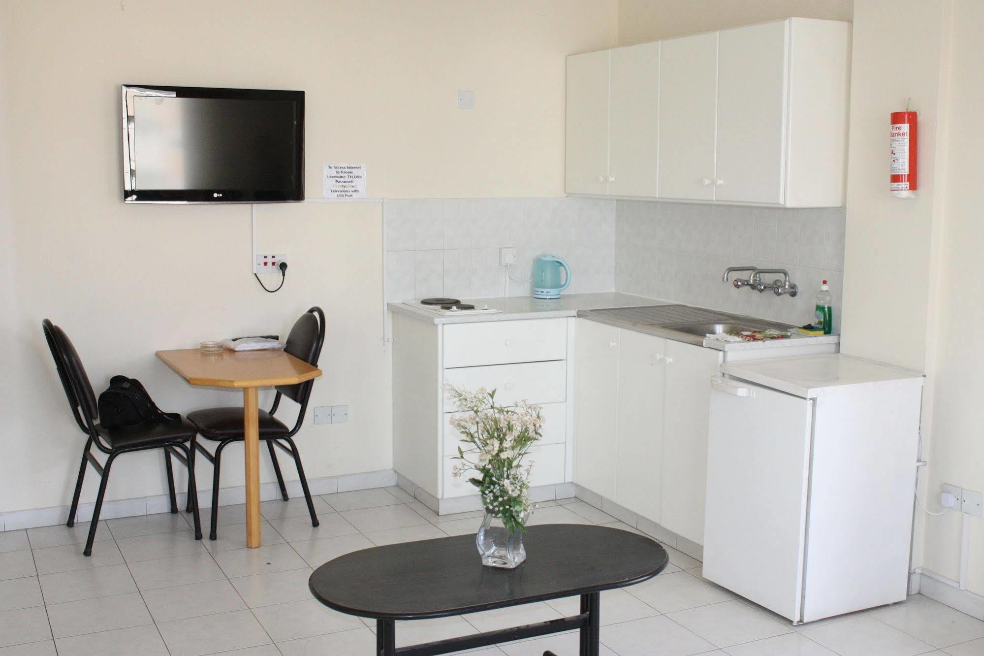 Tycoon Apartments Limassol Exteriör bild