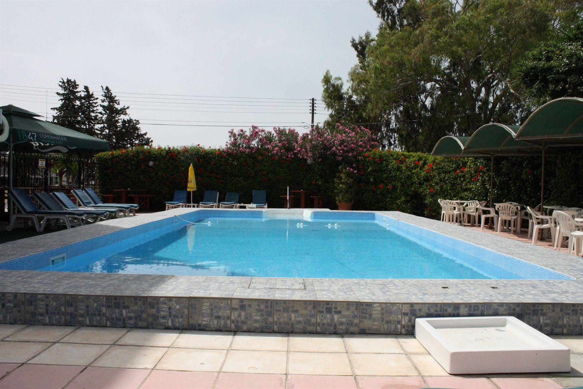 Tycoon Apartments Limassol Exteriör bild