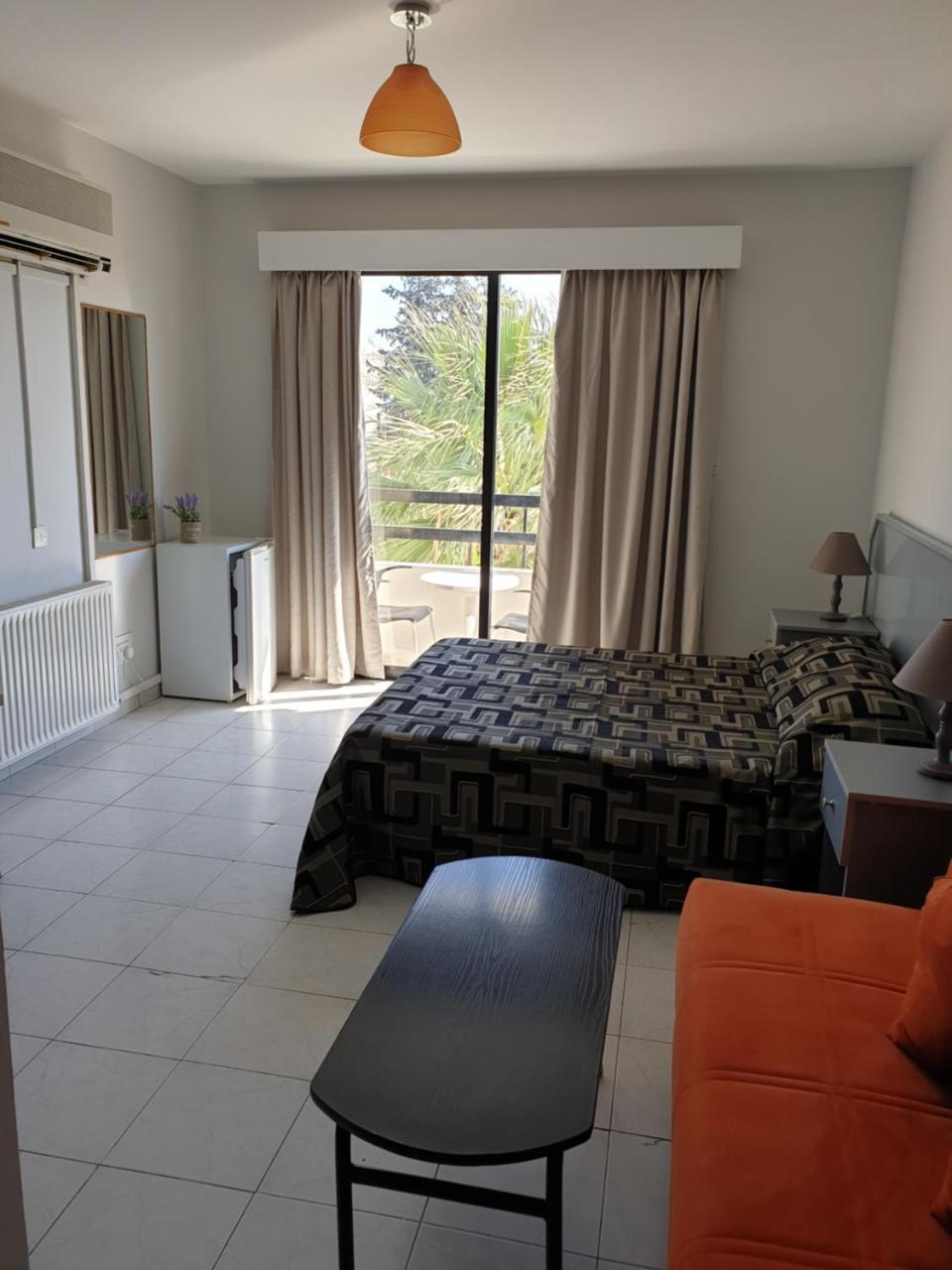 Tycoon Apartments Limassol Exteriör bild