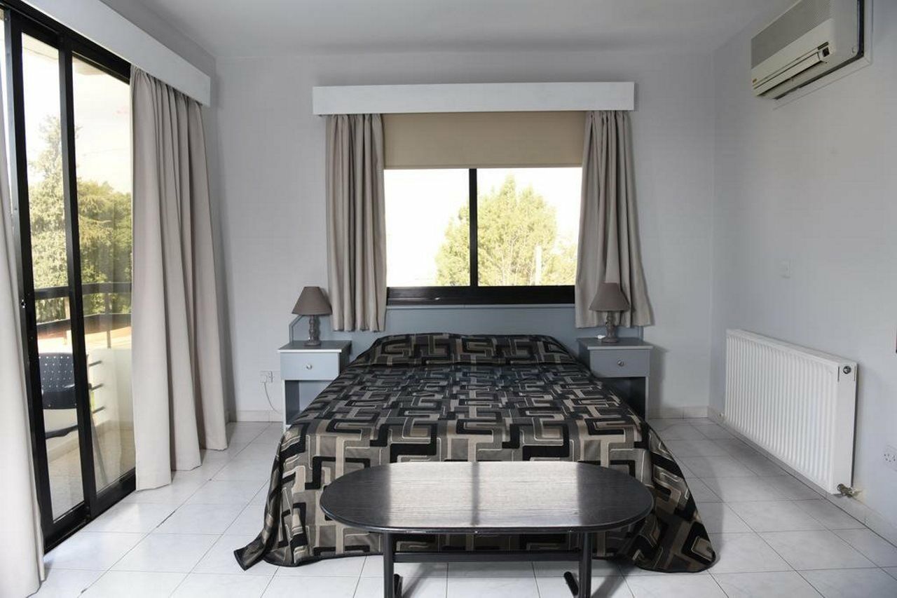 Tycoon Apartments Limassol Exteriör bild